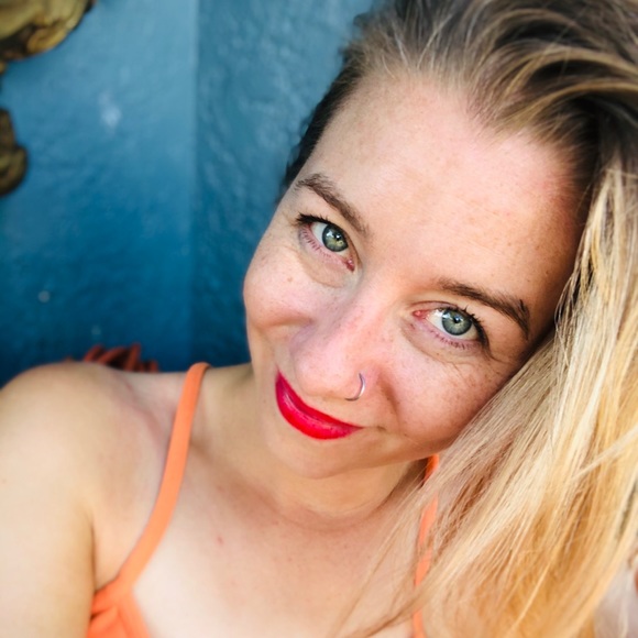 Meet your Posher, Jen - Picture 1 of 1